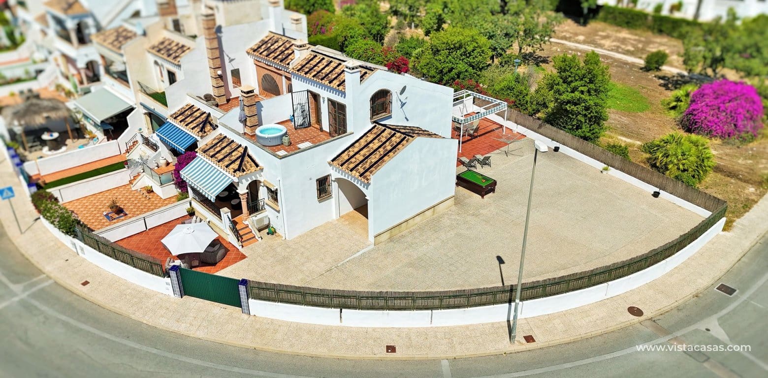 3 bedroom Townhouse for sale in Villamartin with pool - € 284,950 (Ref: 9865530)