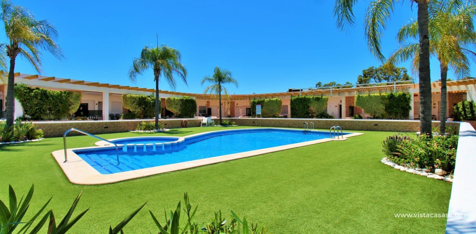 2 chambre Bungalow à vendre à Pilar de la Horadada avec piscine - 189 000 € (Ref: 9866454)