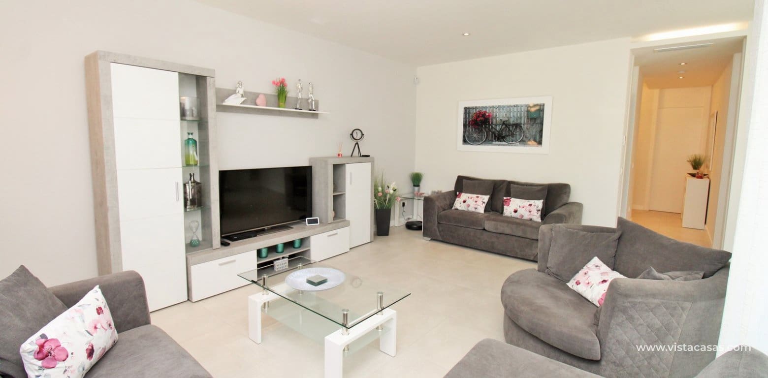 2 bedroom Apartment for sale in Villamartin with pool - € 249,999 (Ref: 9867686)