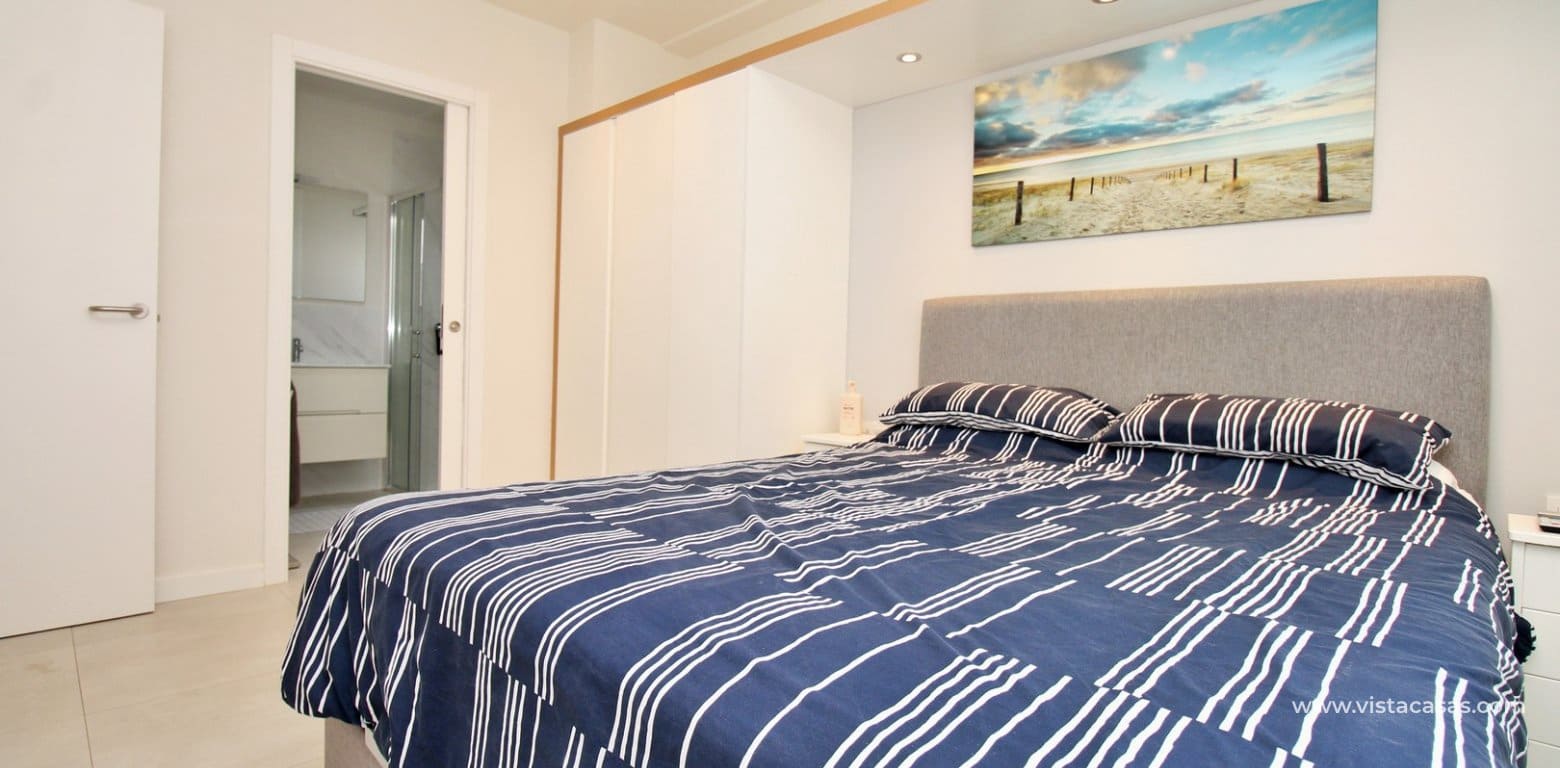 2 bedroom Apartment for sale in Villamartin with pool - € 249,999 (Ref: 9867686)