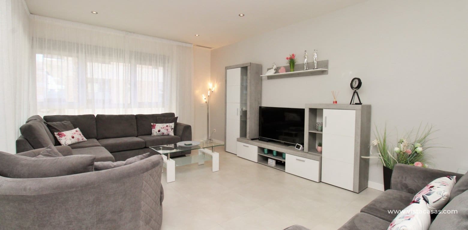 2 bedroom Apartment for sale in Villamartin with pool - € 249,999 (Ref: 9867686)
