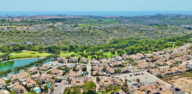 2 makuuhuone Omakotitalo myytävänä paikassa Las Ramblas Golf, Orihuela mukana uima-altaan - 229 000 € (Ref: 9872524)