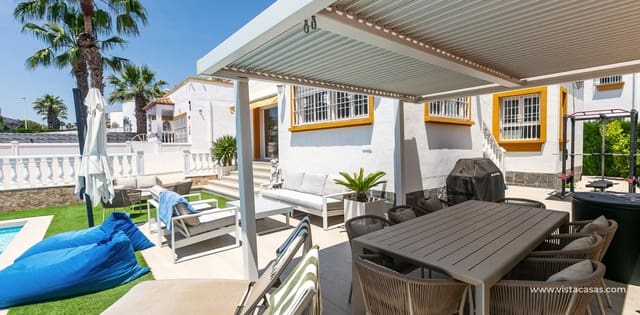 3 soveværelse Villa til salg i Villamartin, Orihuela - € 549.995 (Ref: 9876869)