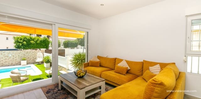 3 soveværelse Villa til salg i Villamartin, Orihuela - € 549.995 (Ref: 9876869)