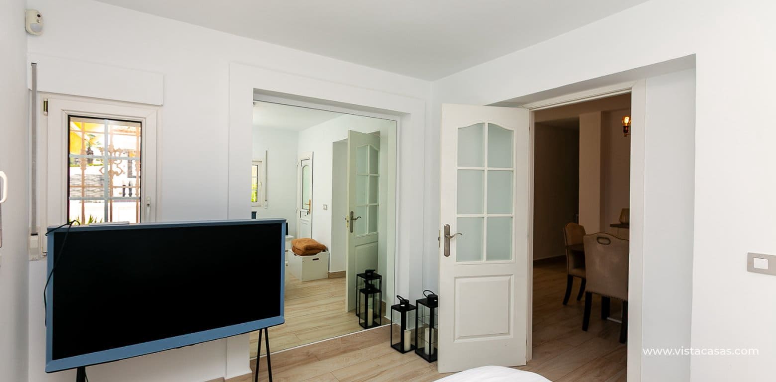 3 Zimmer Villa zu verkaufen in Villamartin - 549.995 € (Ref: 9876869)