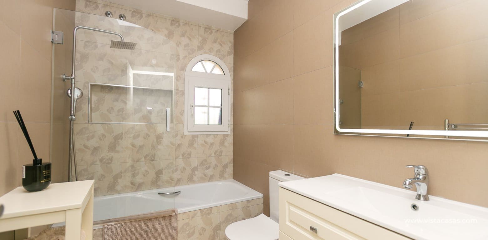 3 Zimmer Villa zu verkaufen in Villamartin - 549.995 € (Ref: 9876869)