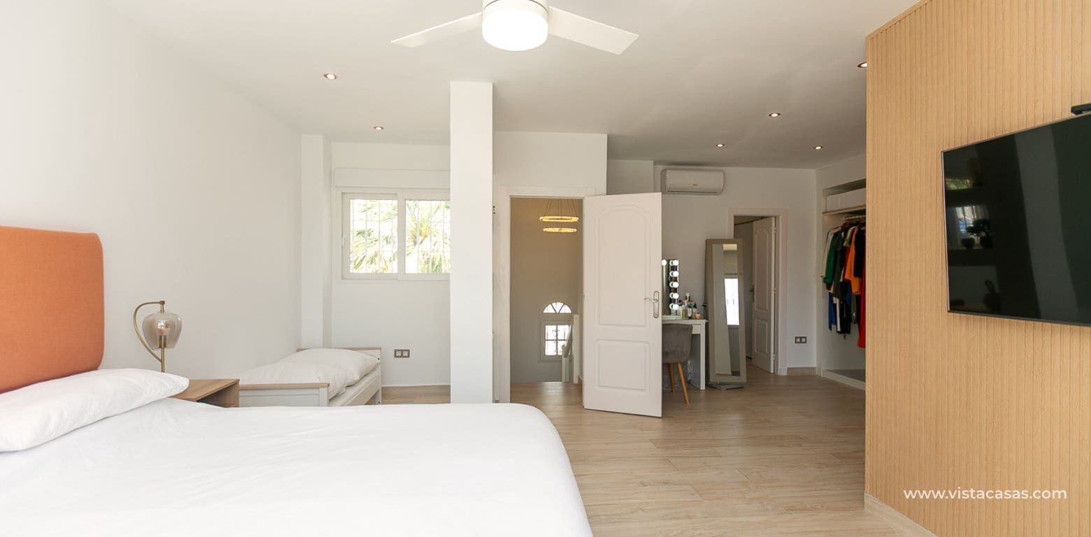 3 Zimmer Villa zu verkaufen in Villamartin - 549.995 € (Ref: 9876869)