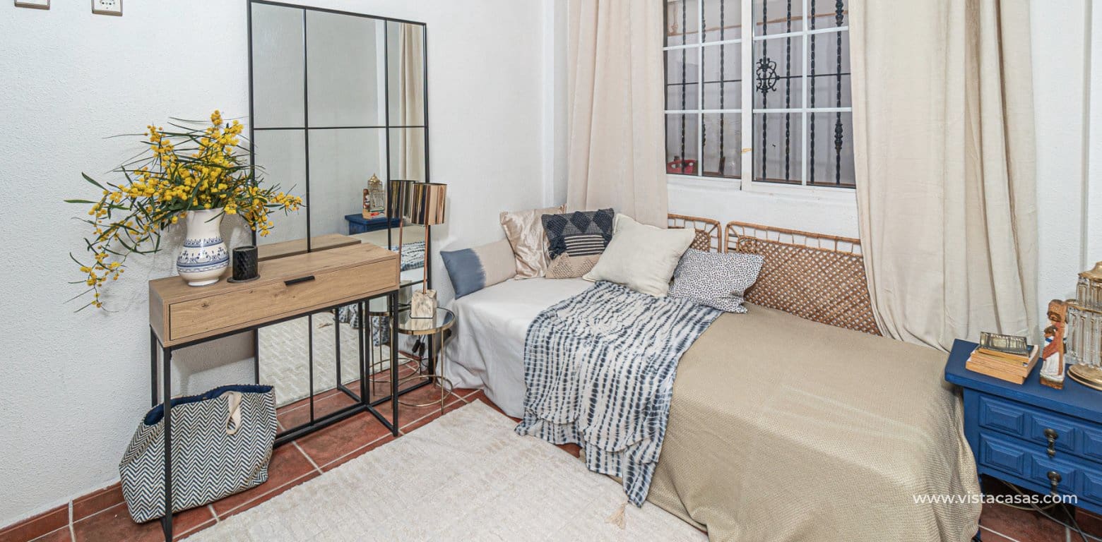 Casa de 3 habitaciones en Playa Flamenca en venta - 245.000 € (Ref: 9892685)