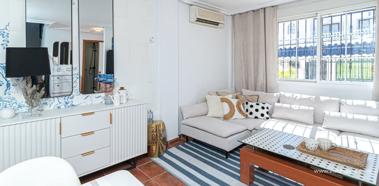 Casa de 3 habitaciones en Playa Flamenca en venta - 245.000 € (Ref: 9892685)