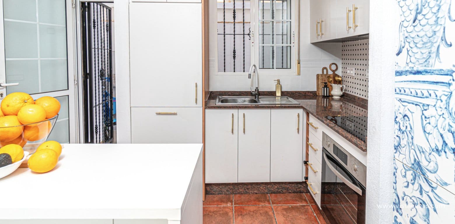Casa de 3 habitaciones en Playa Flamenca en venta - 245.000 € (Ref: 9892685)