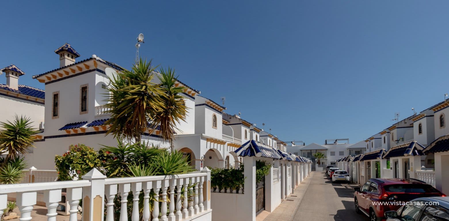 Casa de 3 habitaciones en Playa Flamenca en venta - 245.000 € (Ref: 9892685)