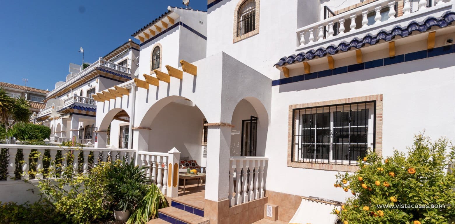 Casa de 3 habitaciones en Playa Flamenca en venta - 245.000 € (Ref: 9892685)