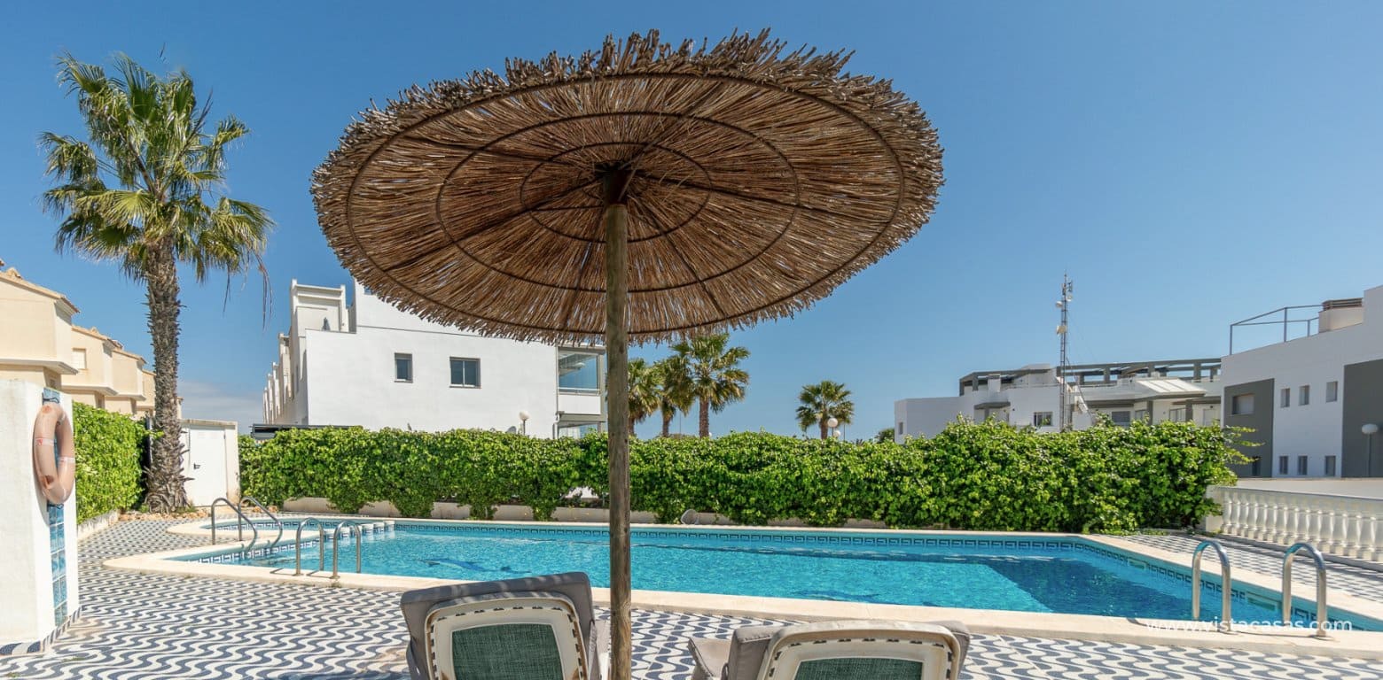 Casa de 3 habitaciones en Playa Flamenca en venta - 245.000 € (Ref: 9892685)