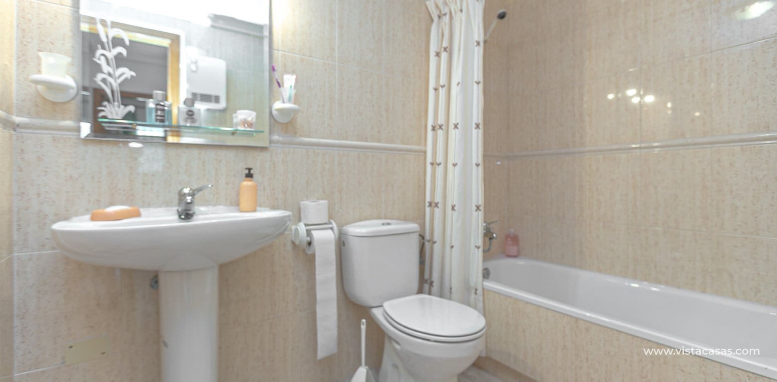 Casa de 2 habitaciones en Playa Flamenca en venta - 270.000 € (Ref: 9892688)