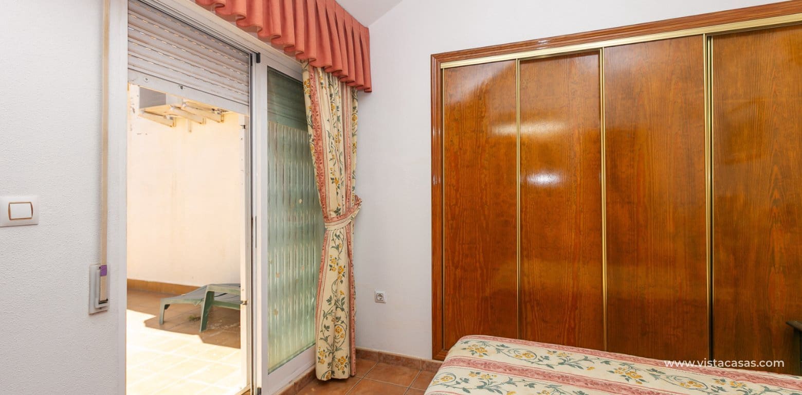 Casa de 2 habitaciones en La Zenia en venta - 235.000 € (Ref: 9892690)