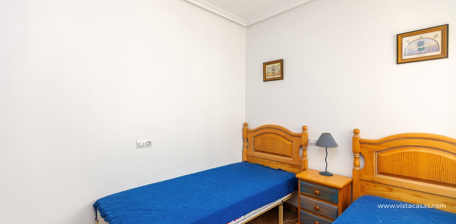 Casa de 2 habitaciones en La Zenia en venta - 235.000 € (Ref: 9892690)