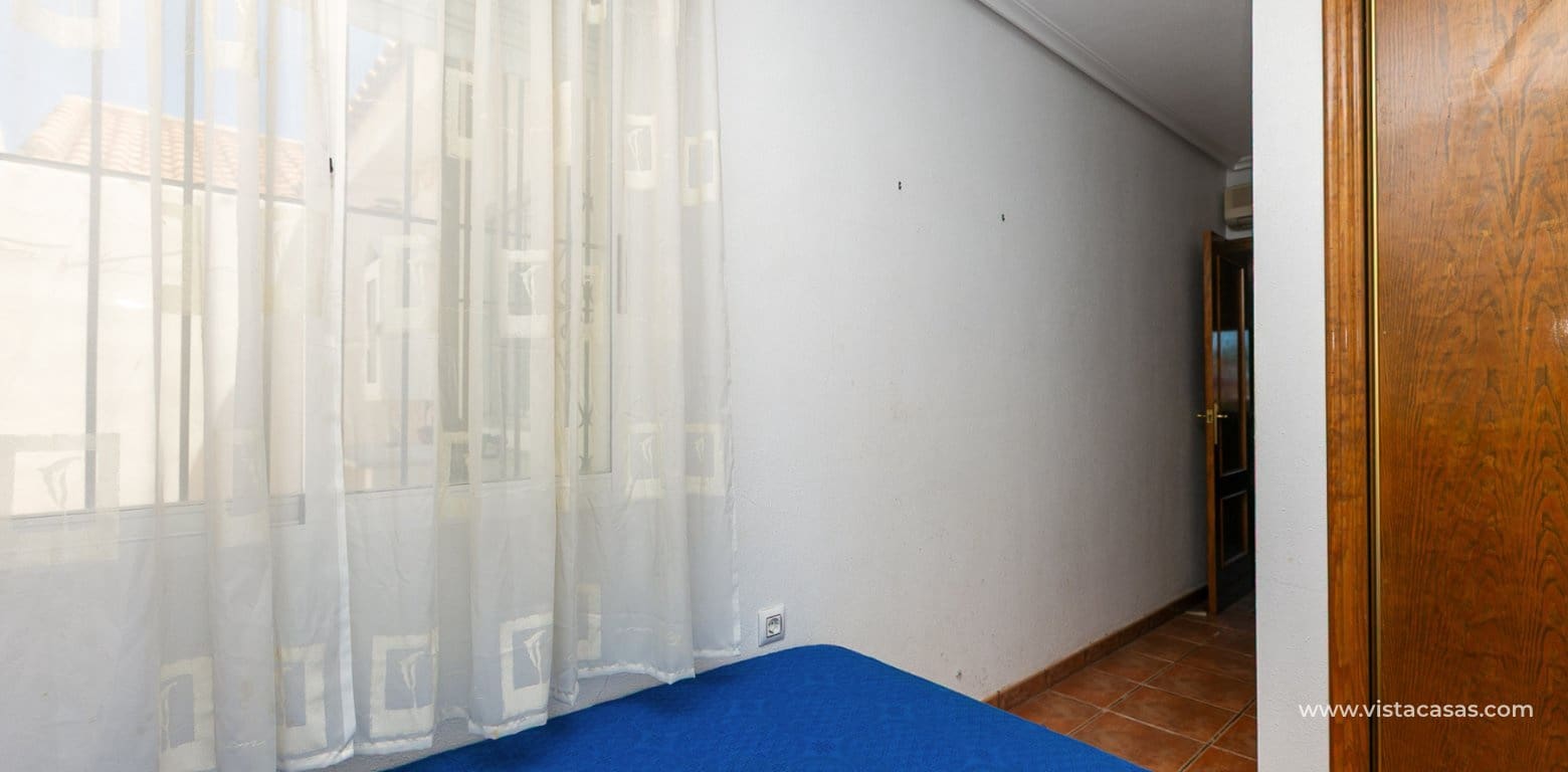 Casa de 2 habitaciones en La Zenia en venta - 235.000 € (Ref: 9892690)