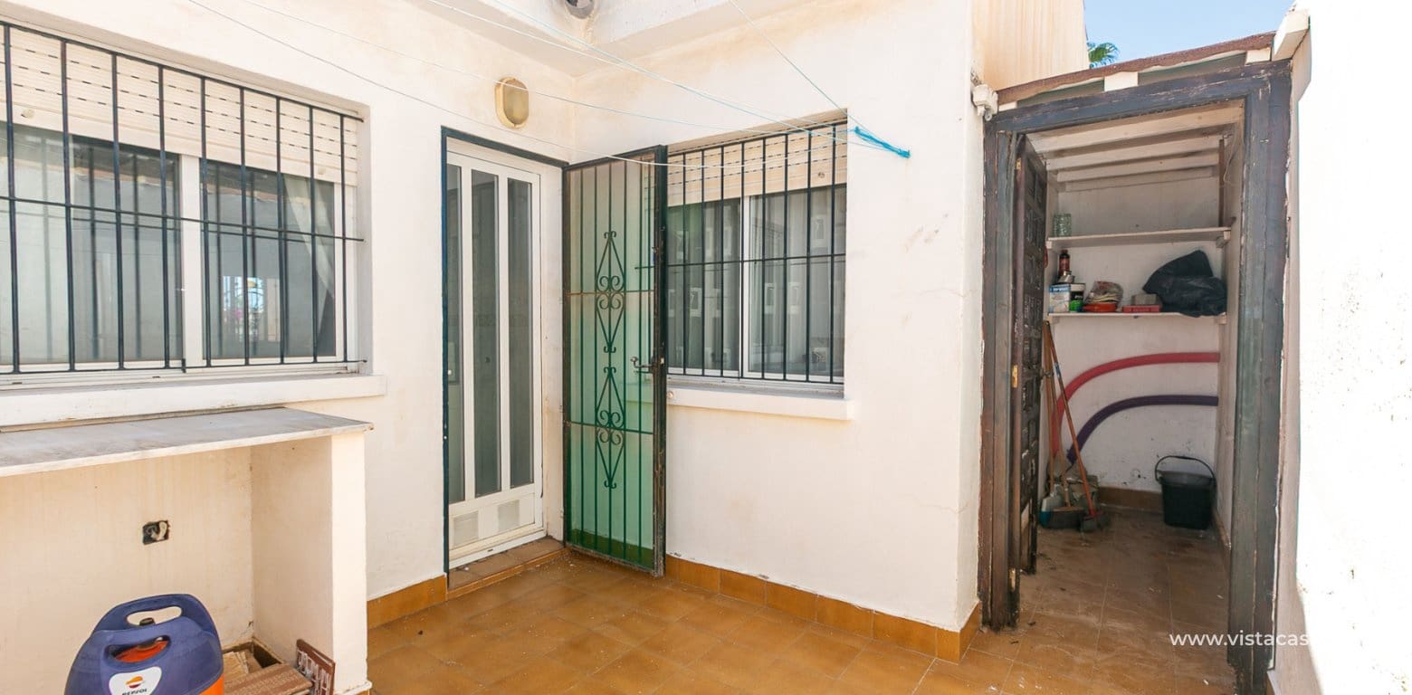 Casa de 2 habitaciones en La Zenia en venta - 235.000 € (Ref: 9892690)