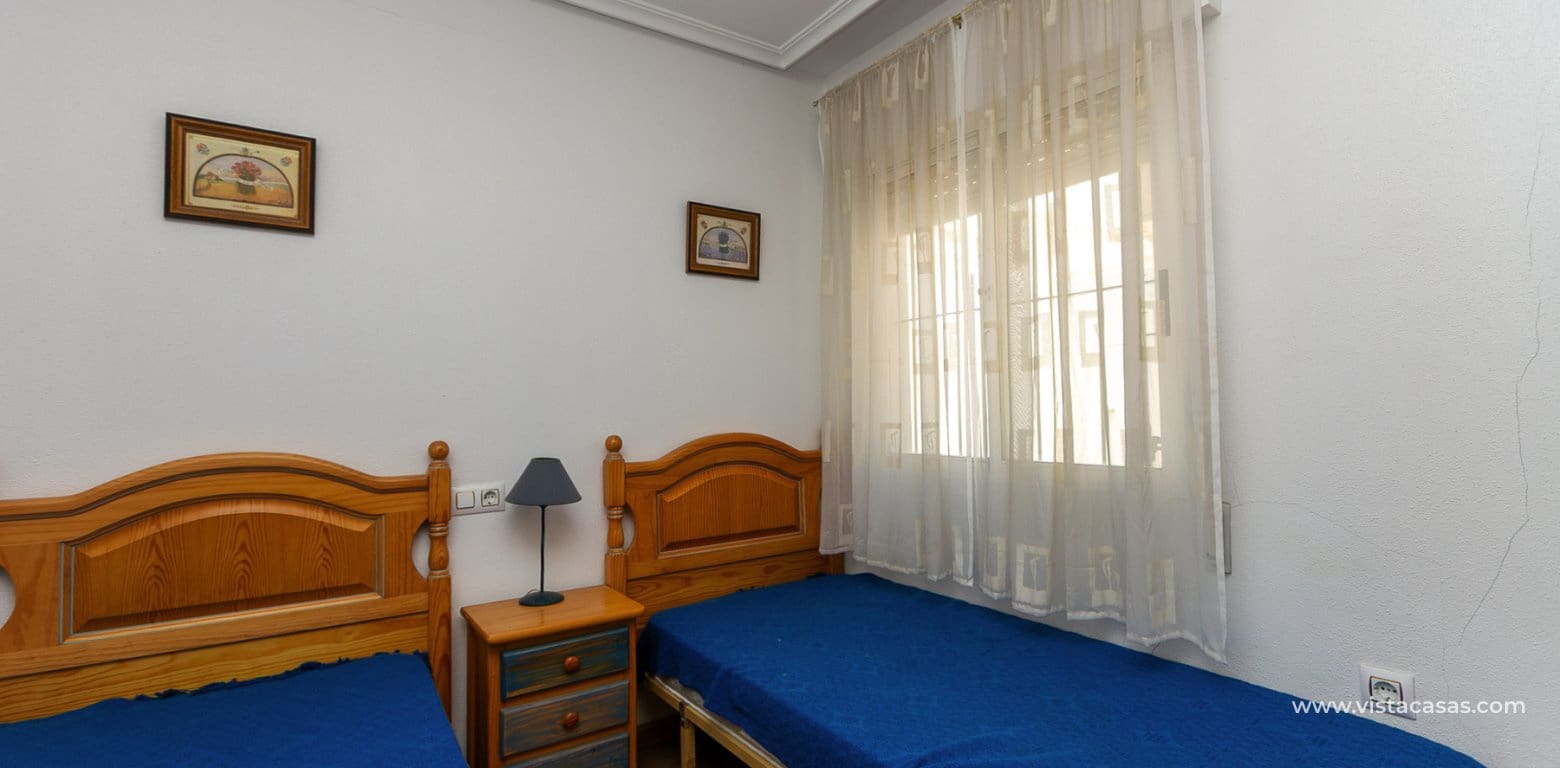 Casa de 2 habitaciones en La Zenia en venta - 235.000 € (Ref: 9892690)