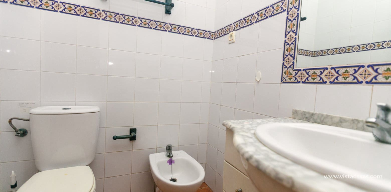 Casa de 2 habitaciones en La Zenia en venta - 235.000 € (Ref: 9892690)