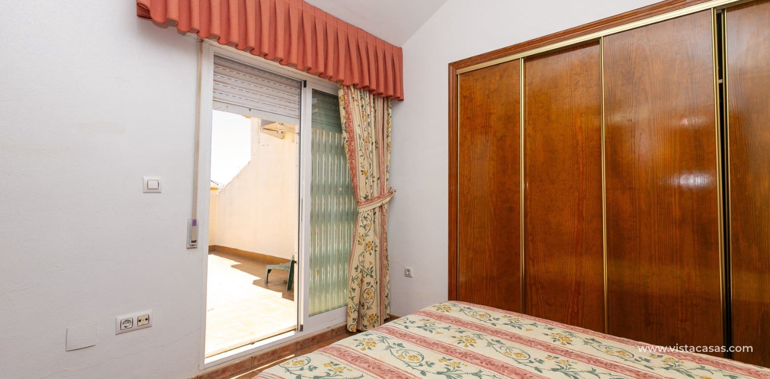Casa de 2 habitaciones en La Zenia en venta - 235.000 € (Ref: 9892690)