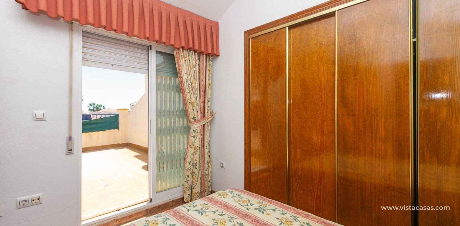 Casa de 2 habitaciones en La Zenia en venta - 235.000 € (Ref: 9892690)
