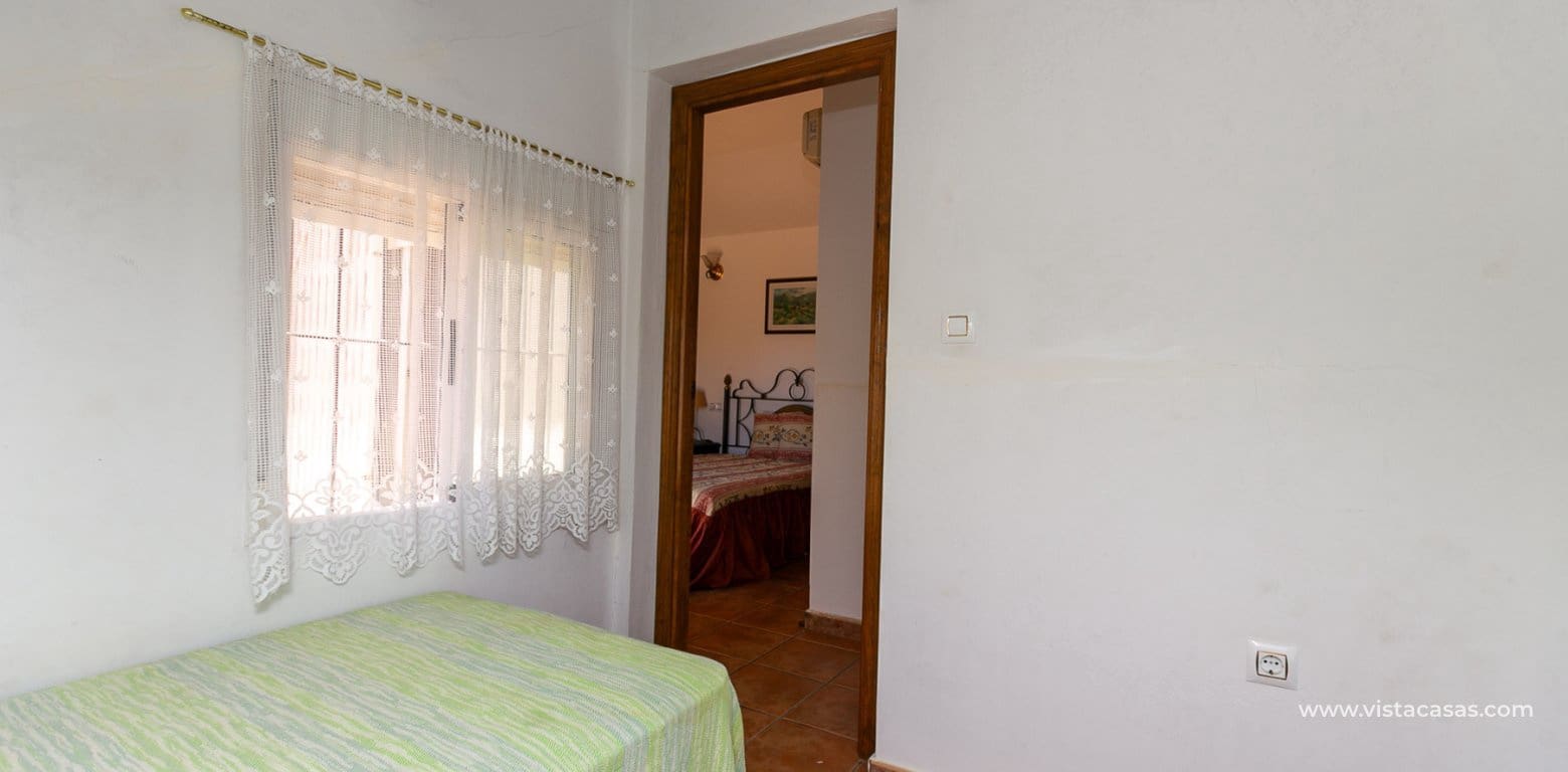 Casa de 2 habitaciones en La Zenia en venta - 235.000 € (Ref: 9892690)