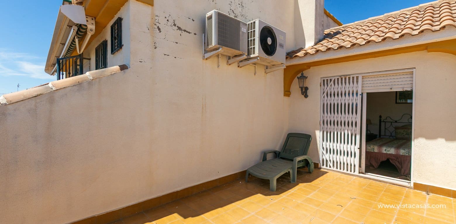 Casa de 2 habitaciones en La Zenia en venta - 235.000 € (Ref: 9892690)