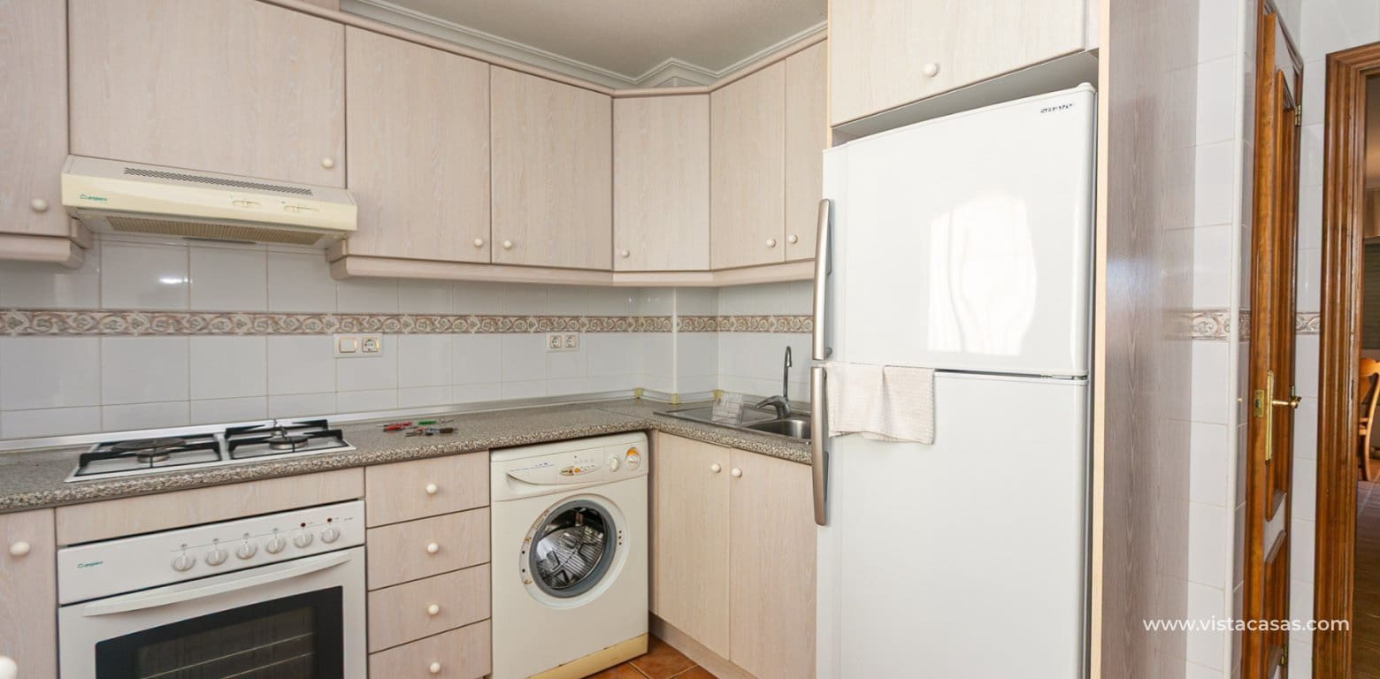Casa de 2 habitaciones en La Zenia en venta - 235.000 € (Ref: 9892690)