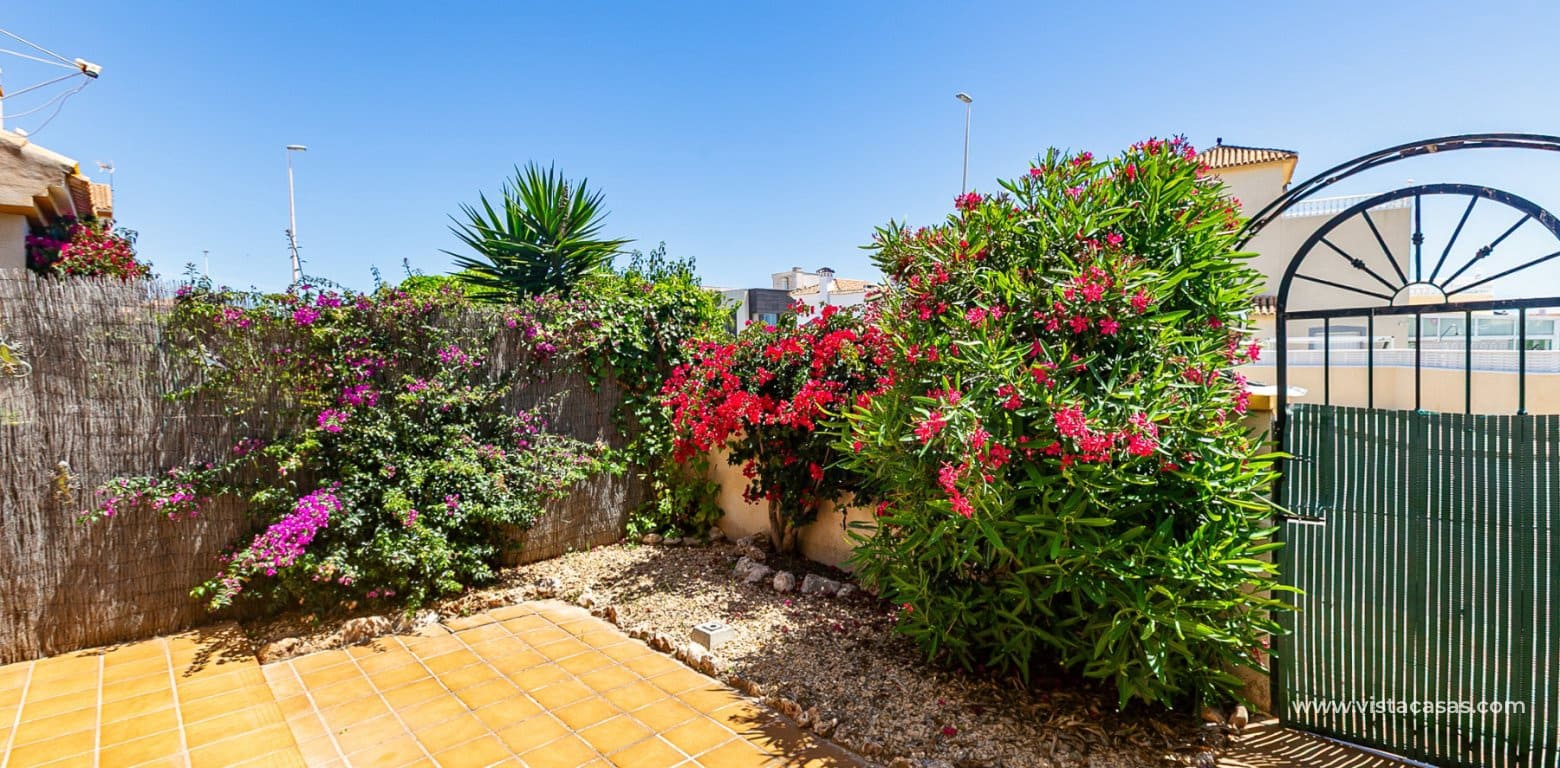 Casa de 2 habitaciones en La Zenia en venta - 235.000 € (Ref: 9892690)