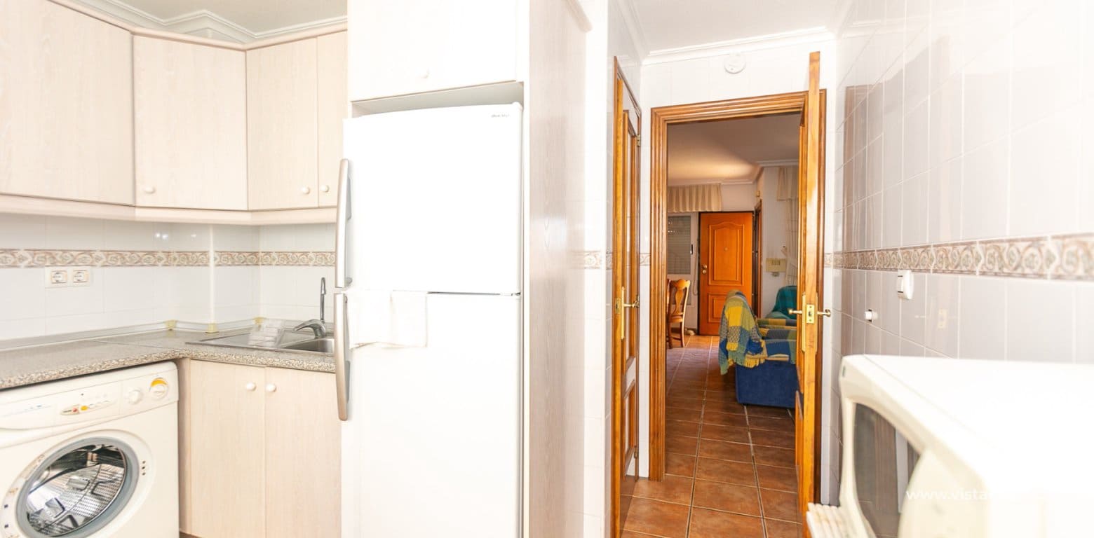 Casa de 2 habitaciones en La Zenia en venta - 235.000 € (Ref: 9892690)