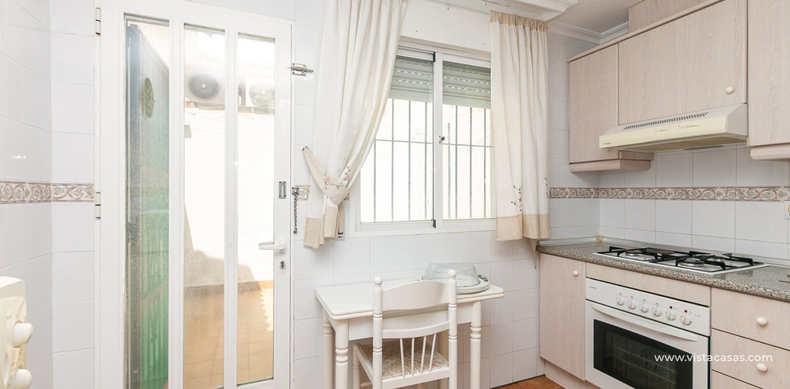 Casa de 2 habitaciones en La Zenia en venta - 235.000 € (Ref: 9892690)