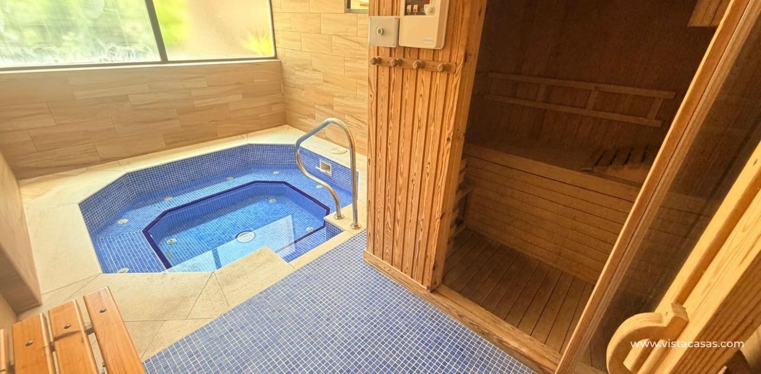 3 makuuhuone Huoneisto myytävänä paikassa Cabo Roig - 215 000 € (Ref: 9892693)