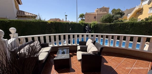 4 slaapkamer Villa te koop in Villamartin, Orihuela - € 399.995 (Ref: 9894887)