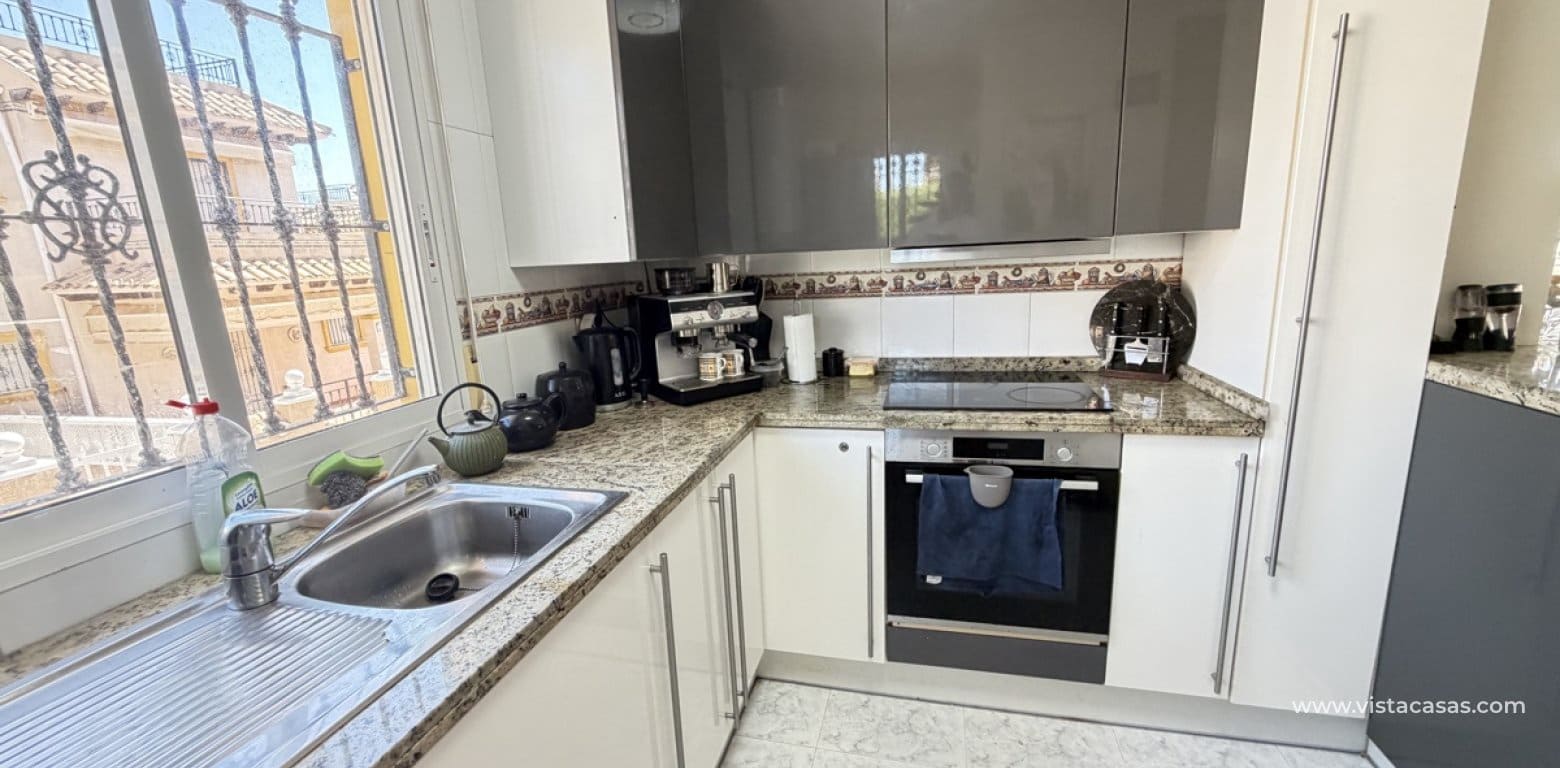 4 slaapkamer Villa te koop in Villamartin - € 399.995 (Ref: 9894887)
