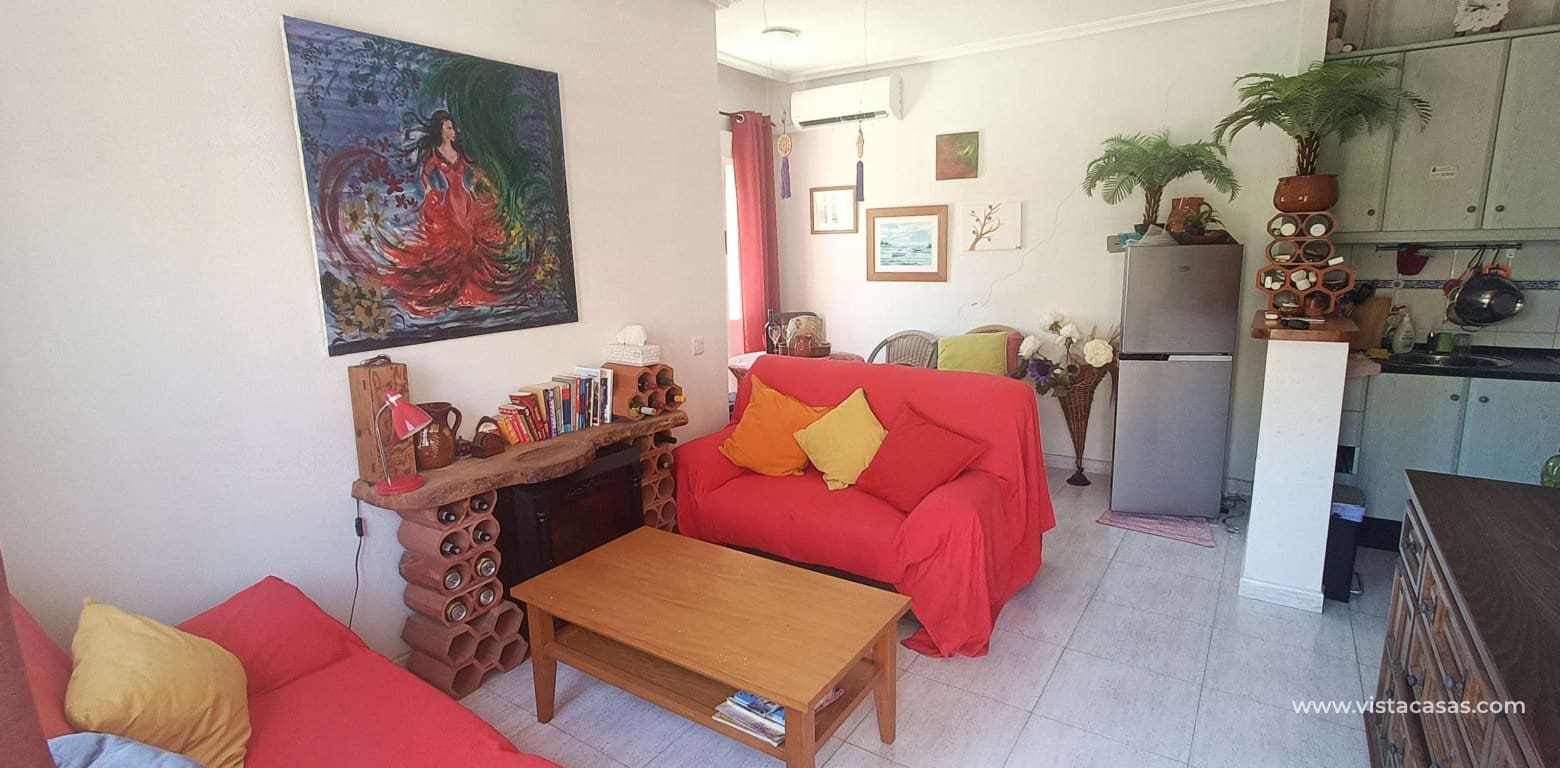 2 bedroom Townhouse for sale in Villamartin - € 165,000 (Ref: 9918616)