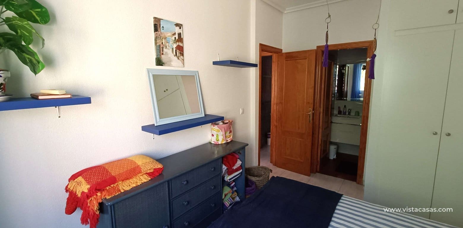 2 bedroom Townhouse for sale in Villamartin - € 165,000 (Ref: 9918616)