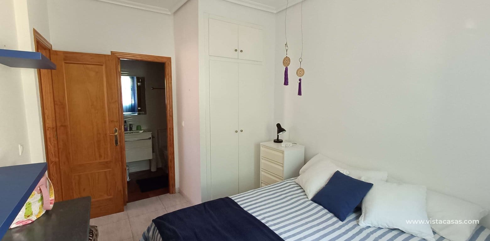 2 bedroom Townhouse for sale in Villamartin - € 165,000 (Ref: 9918616)