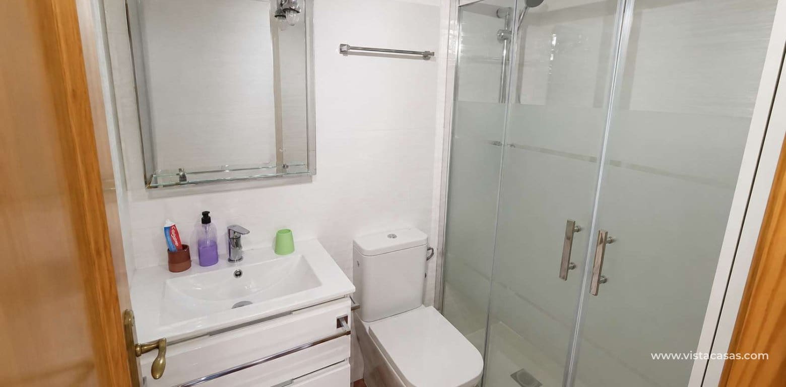2 bedroom Townhouse for sale in Villamartin - € 165,000 (Ref: 9918616)