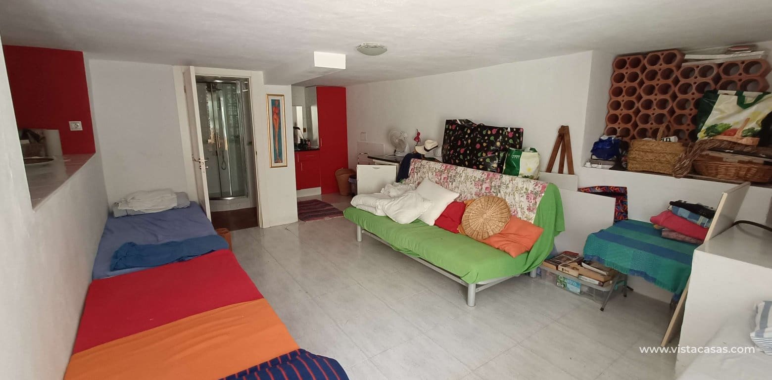 2 bedroom Townhouse for sale in Villamartin - € 165,000 (Ref: 9918616)