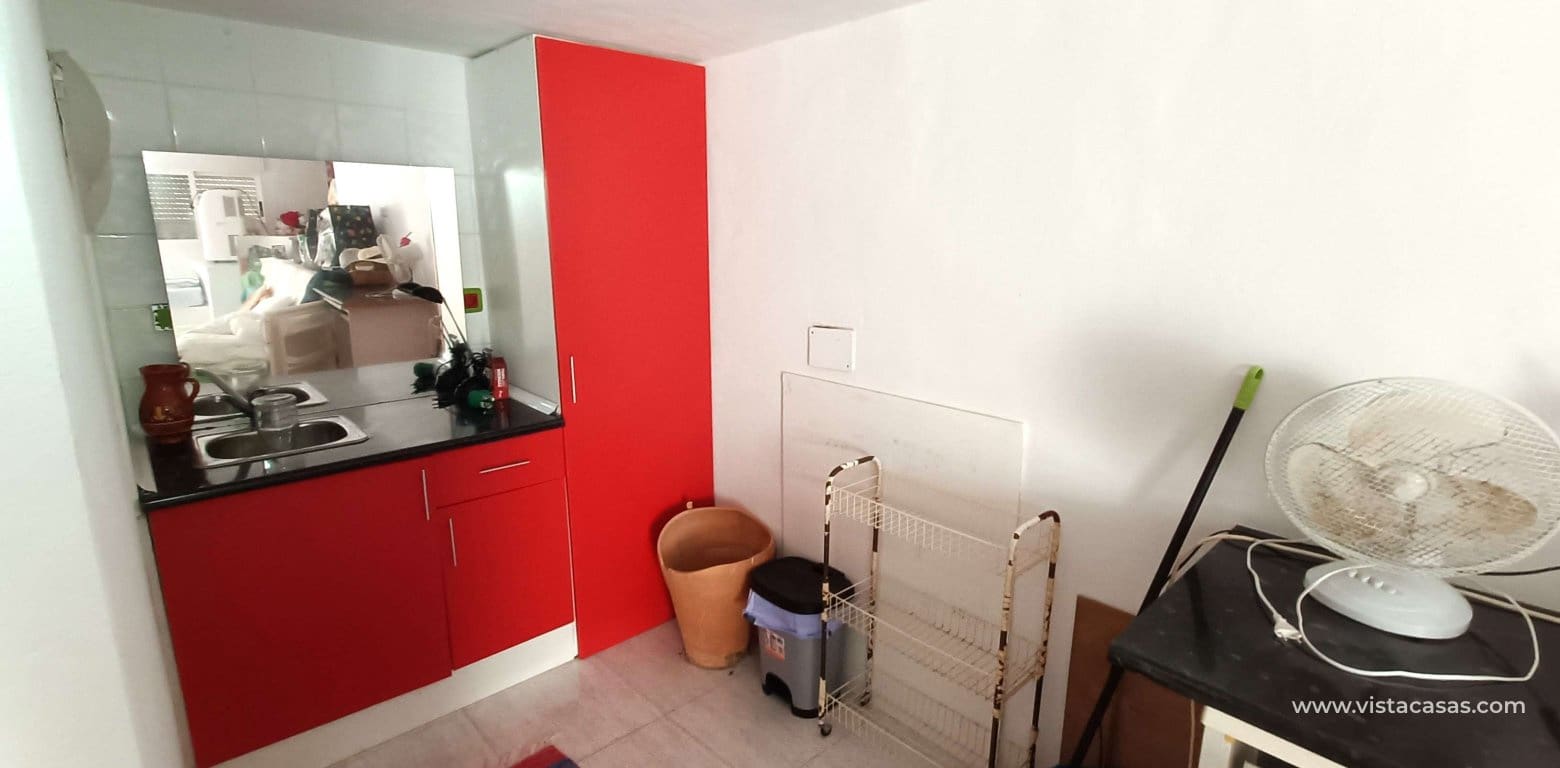 2 bedroom Townhouse for sale in Villamartin - € 165,000 (Ref: 9918616)