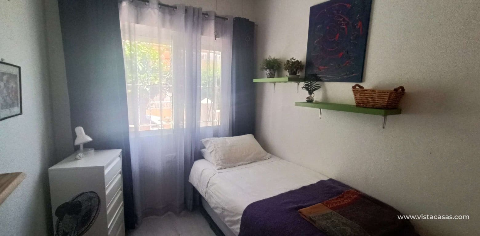 2 bedroom Townhouse for sale in Villamartin - € 165,000 (Ref: 9918616)