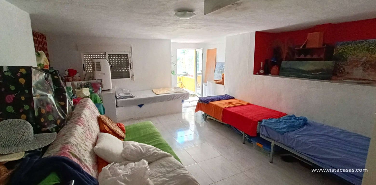 2 bedroom Townhouse for sale in Villamartin - € 165,000 (Ref: 9918616)
