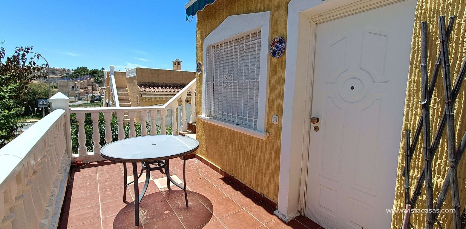 2 bedroom Townhouse for sale in Villamartin - € 165,000 (Ref: 9918616)