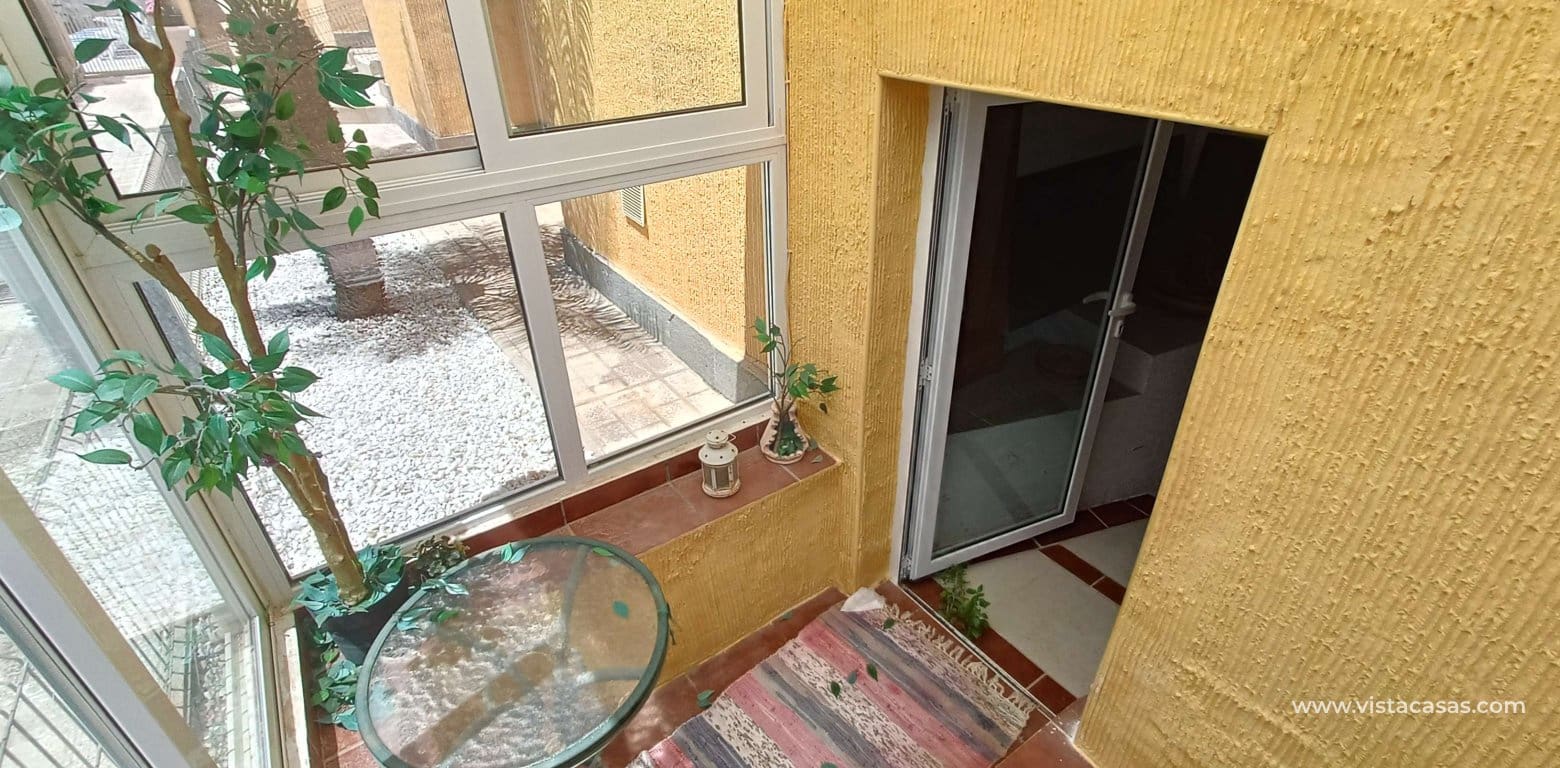 2 bedroom Townhouse for sale in Villamartin - € 165,000 (Ref: 9918616)