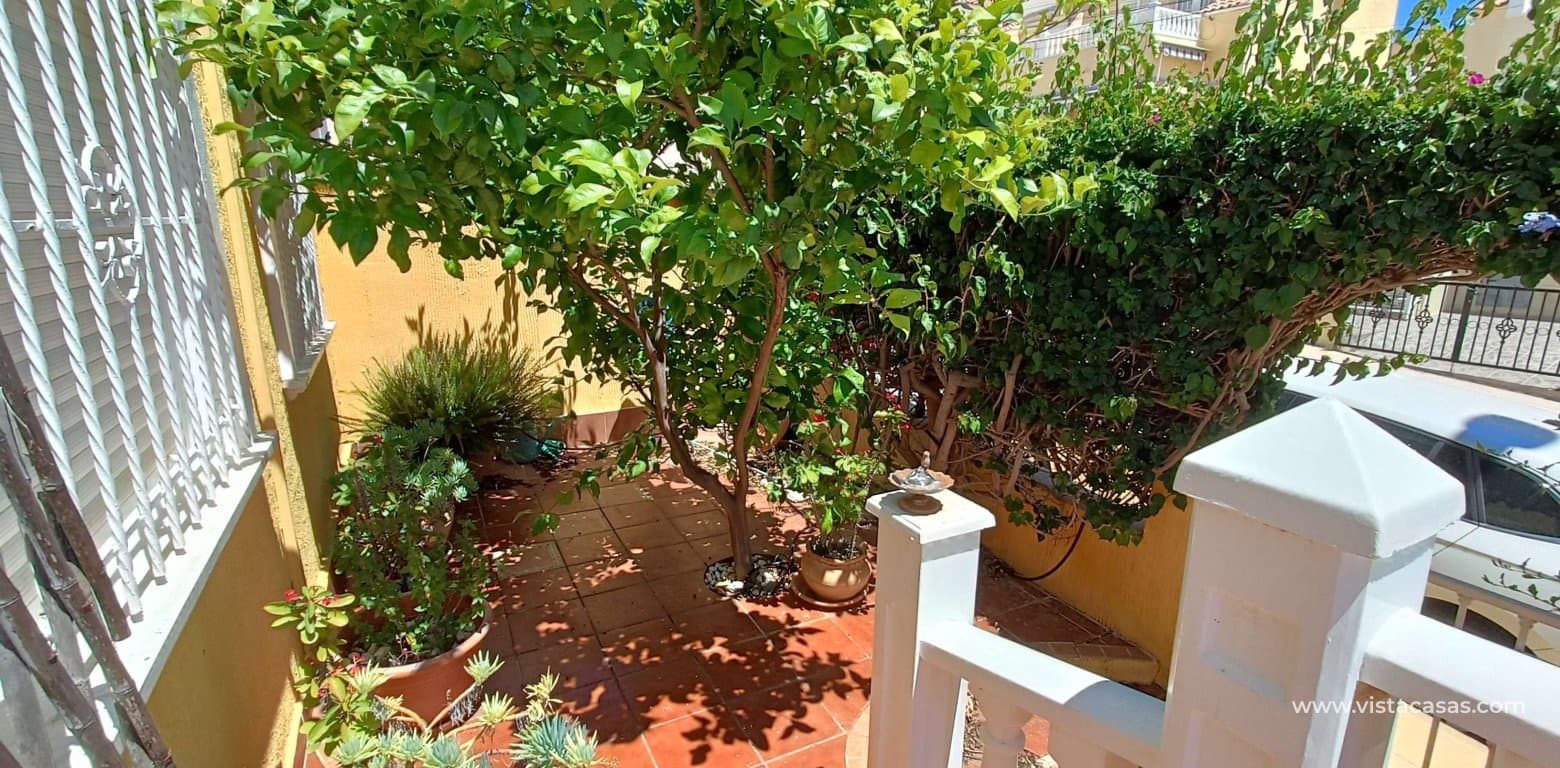 2 bedroom Townhouse for sale in Villamartin - € 165,000 (Ref: 9918616)