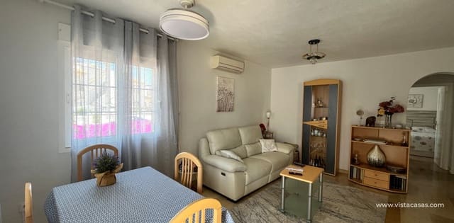 3 makuuhuone Omakotitalo myytävänä paikassa Playa Flamenca, Orihuela - 259 995 € (Ref: 9918617)