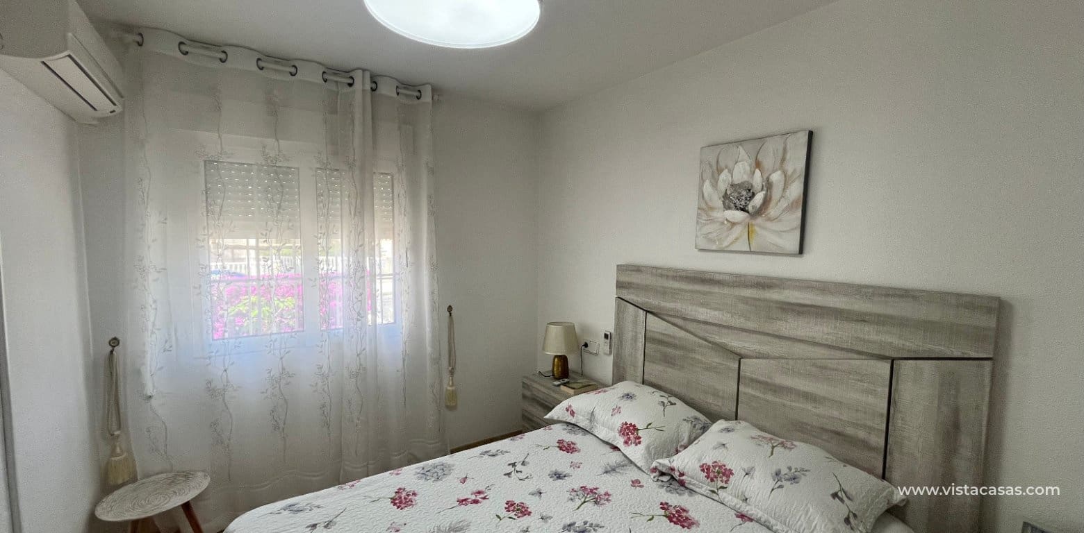 3 makuuhuone Omakotitalo myytävänä paikassa Playa Flamenca - 259 995 € (Ref: 9918617)