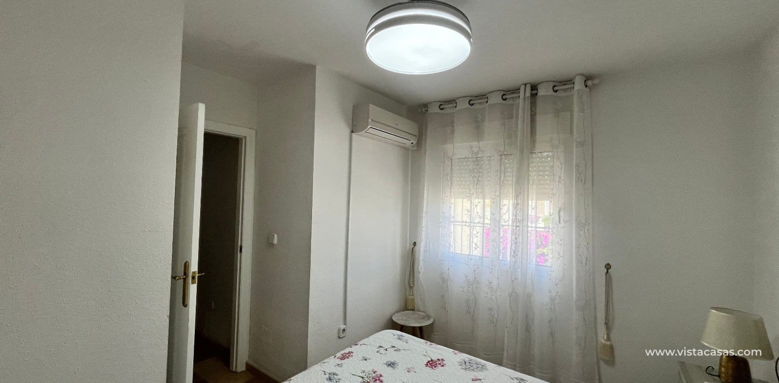 3 makuuhuone Omakotitalo myytävänä paikassa Playa Flamenca - 259 995 € (Ref: 9918617)