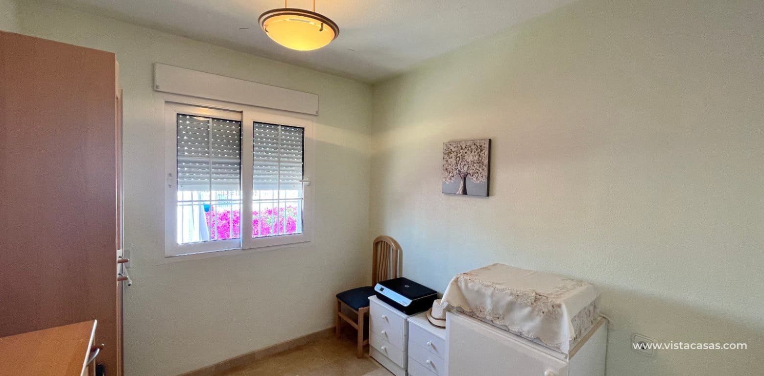 3 makuuhuone Omakotitalo myytävänä paikassa Playa Flamenca - 259 995 € (Ref: 9918617)